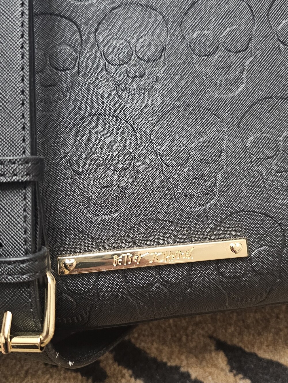 Brand New Viral Betsy Johnson Skull Purse - Picture 3 of 4